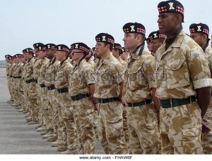 epa00679439-scottish-soldiers-stand-in-ranks-during-a-military-parade-fhaw6f