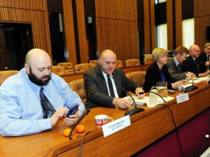 Council-hearing-660x496