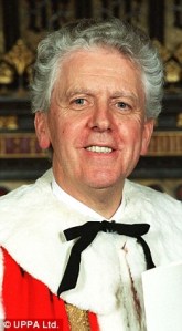 article-0-004699DB00000258-646_233x423