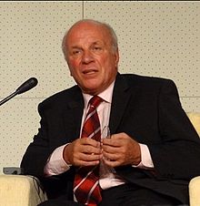 220px-Greg_Dyke_from_acrofan