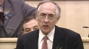 _49337792_dewar_opening_online.transf