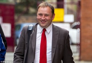 article-0-1B5D3727000005DC-993_634x436