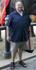 article-2283097-08FB387B000005DC-373_306x592