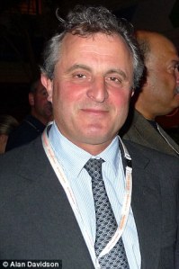 article-2536258-02DB590300000578-83_306x461