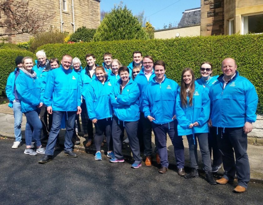 Chc909QWIAAYiNN.jpg-large