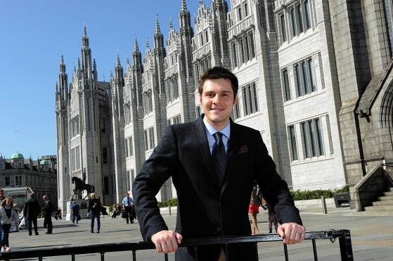 Ross-Thomson-559x372